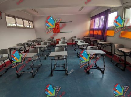 Integrated school desk